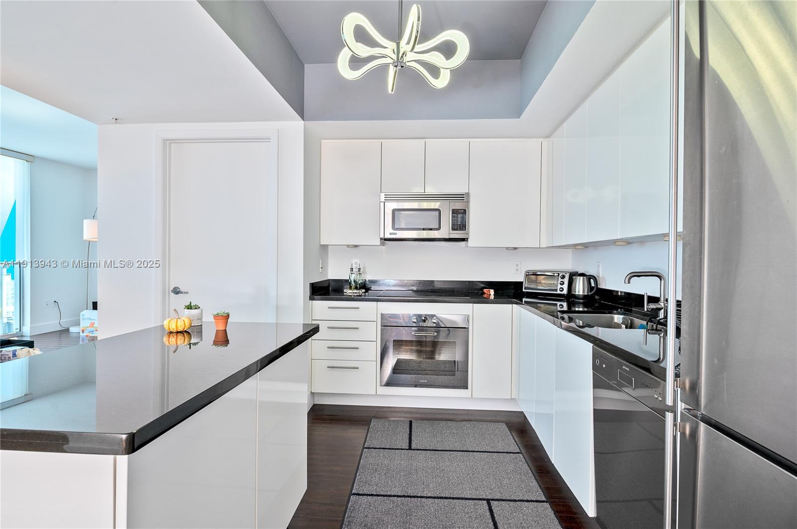 92 SW 3rd St #5004, Miami FL 33130