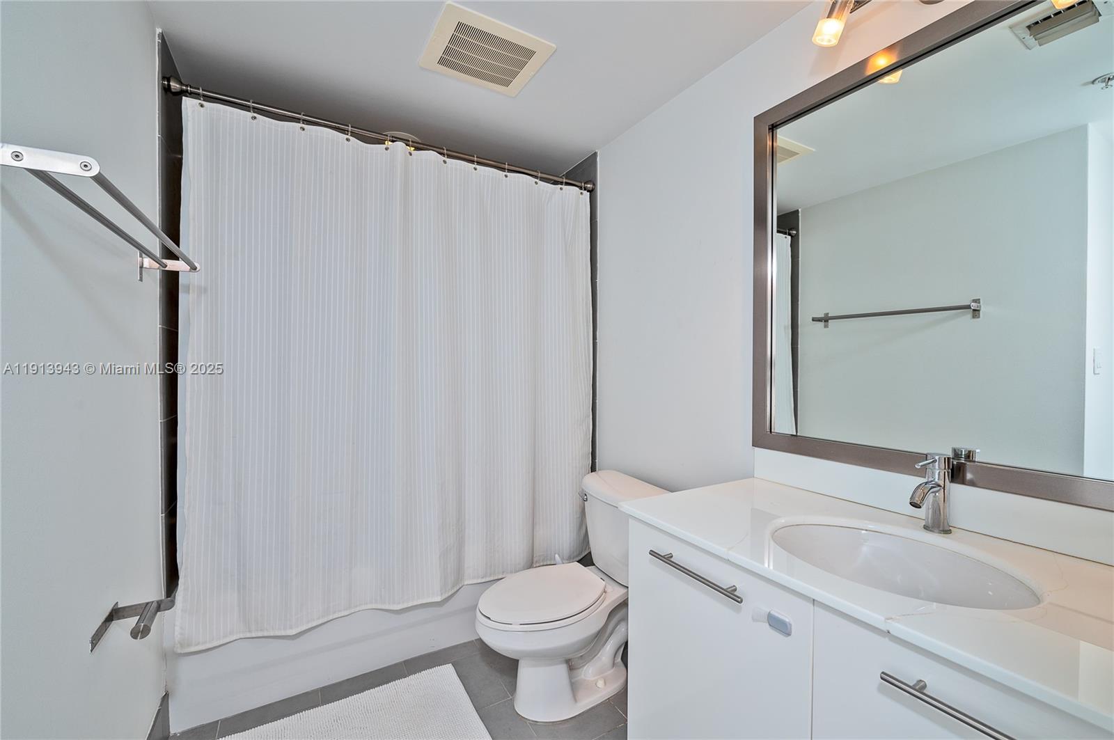 92 SW 3rd St #5004, Miami FL 33130
