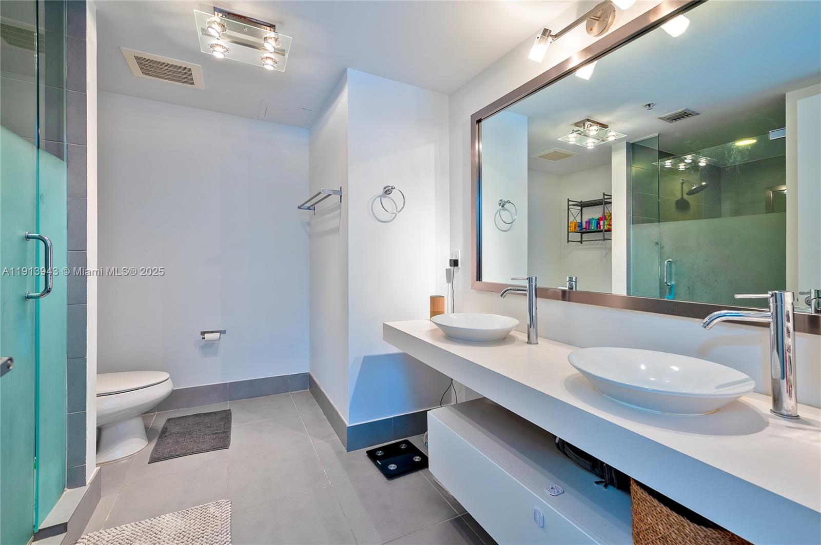 92 SW 3rd St #5004, Miami FL 33130