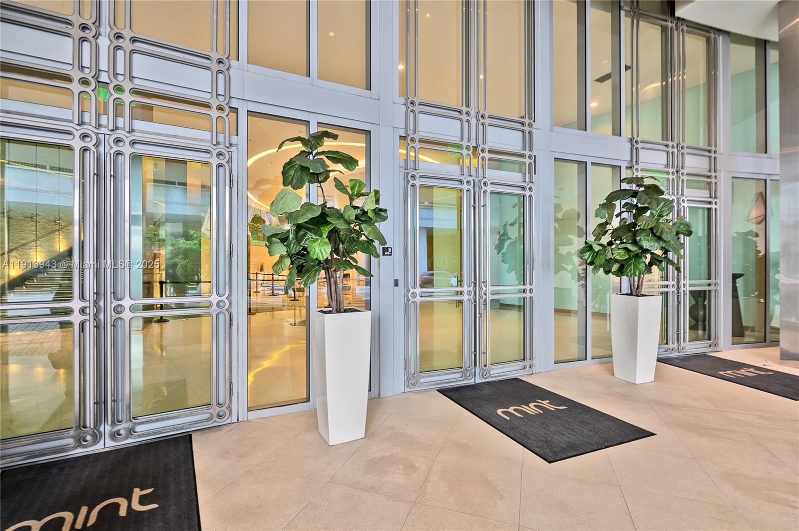 92 SW 3rd St #5004, Miami FL 33130