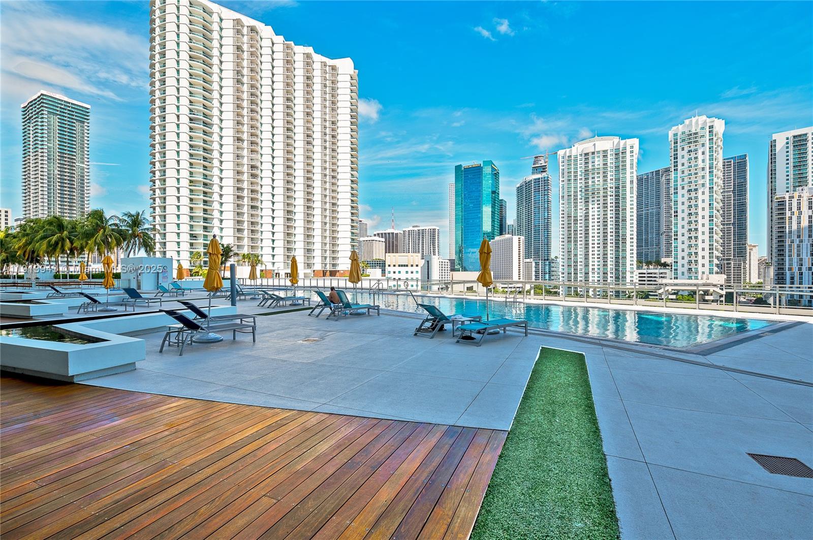 92 SW 3rd St #5004, Miami FL 33130