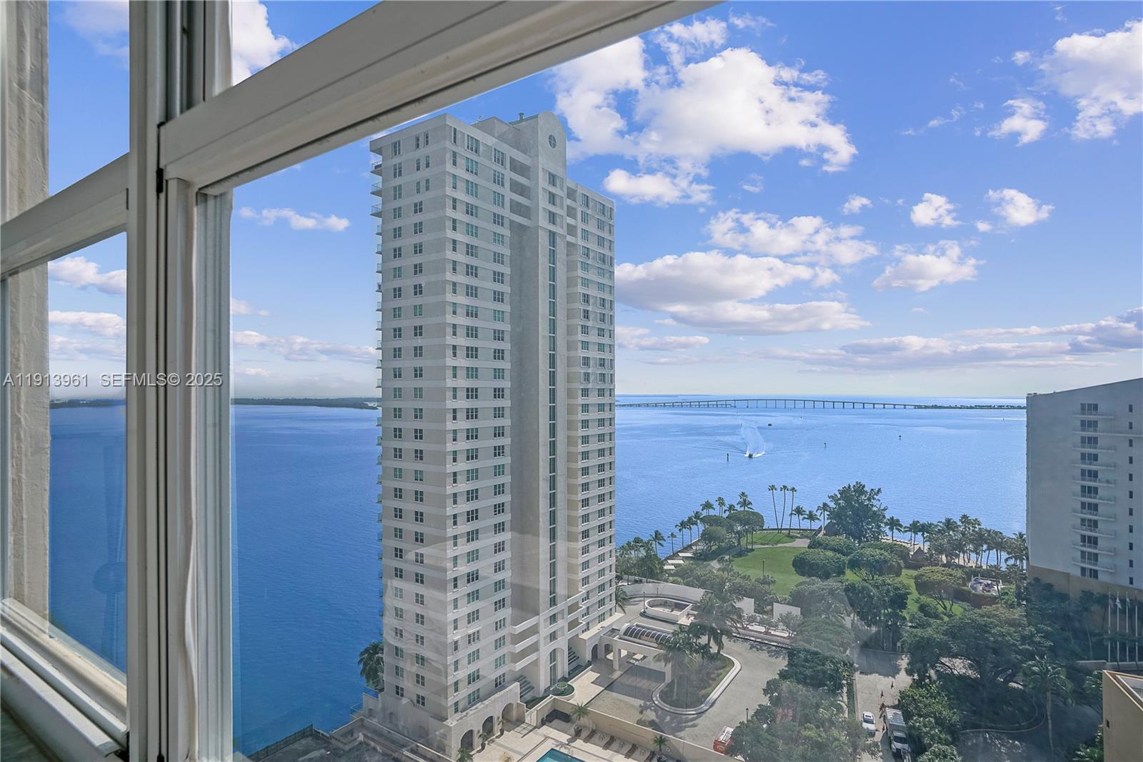 Miami FL 33131 - A11913961