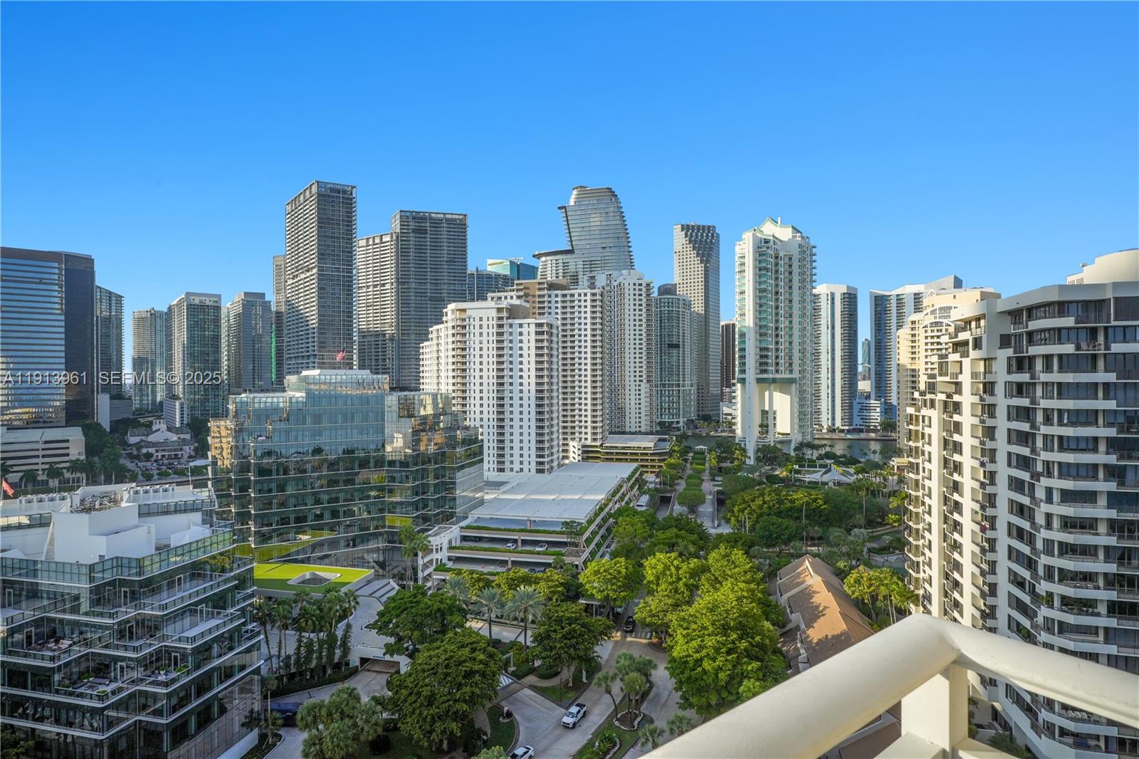 Miami FL 33131 - A11913961