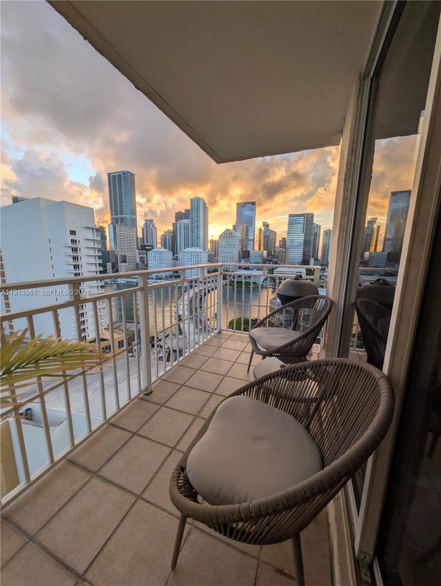 Miami FL 33131 - A11913961