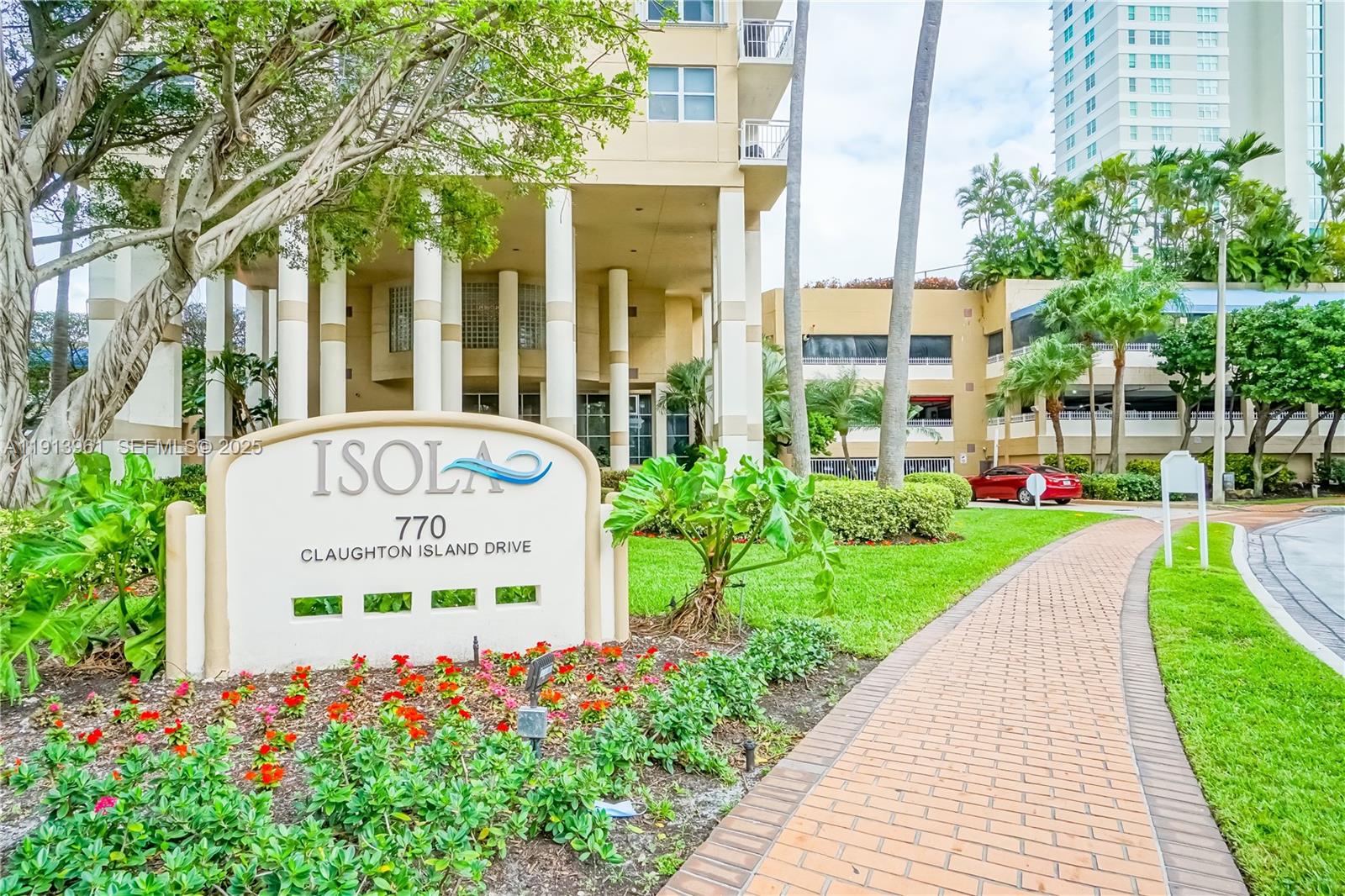 Miami FL 33131 - A11913961