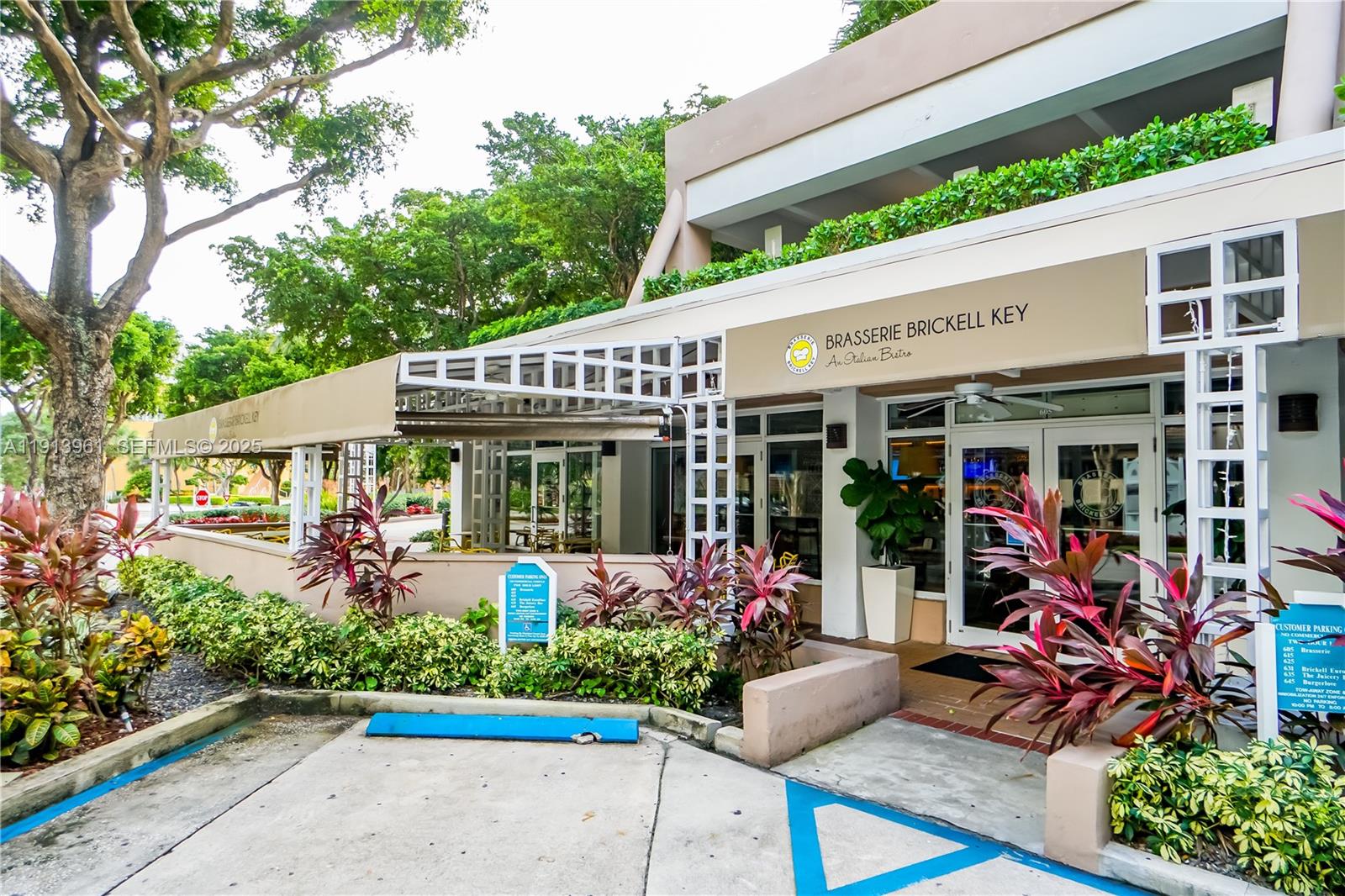 Miami FL 33131 - A11913961
