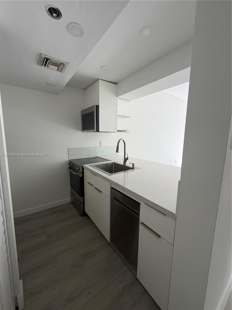 540 Brickell Key Dr #301, Miami FL 33131