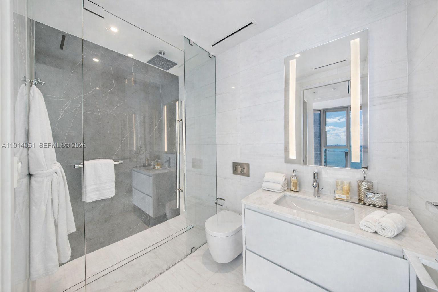 300 Biscayne Boulevard Way #3506W, Miami FL 33131