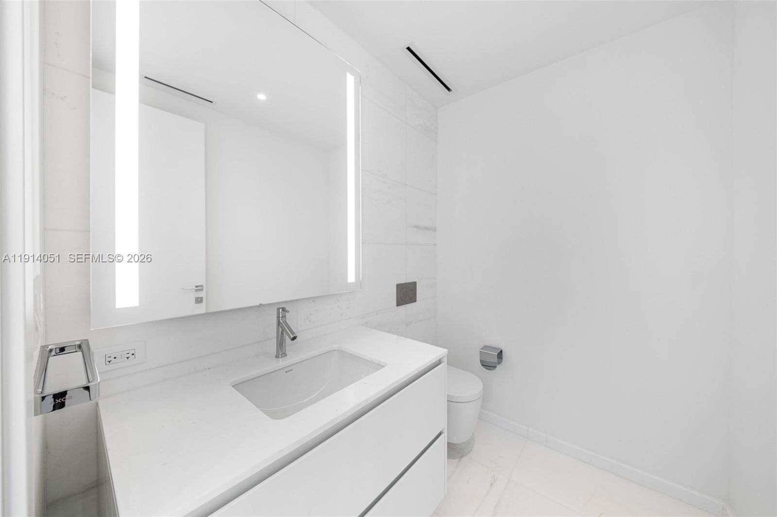 300 Biscayne Boulevard Way #3506W, Miami FL 33131