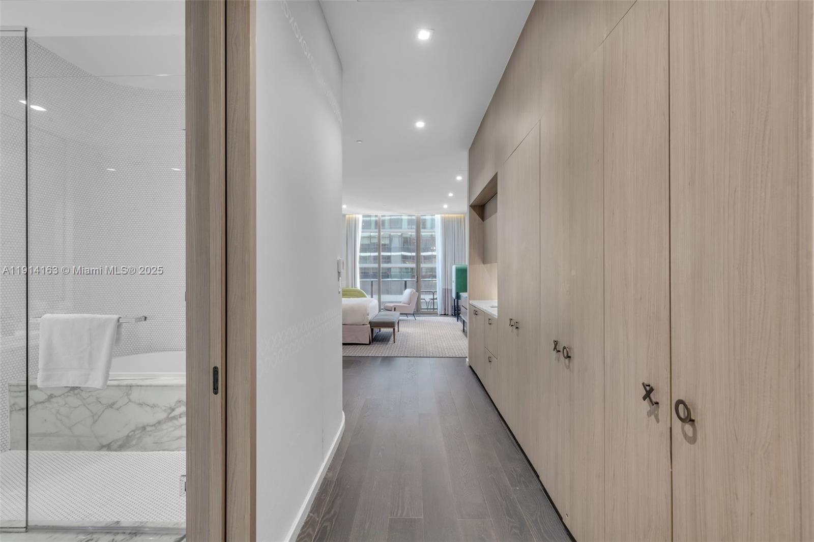 801 S Miami Ave #808, Miami FL 33130