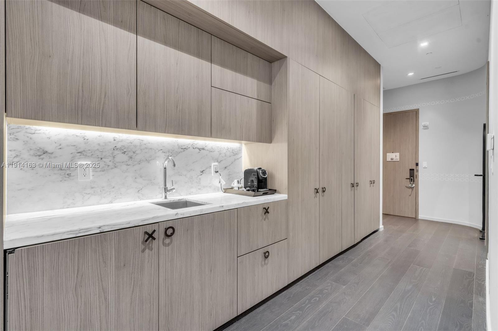 801 S Miami Ave #808, Miami FL 33130