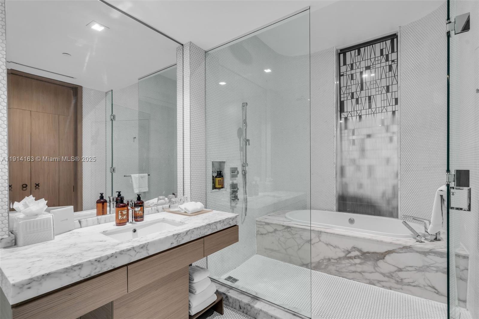 801 S Miami Ave #808, Miami FL 33130