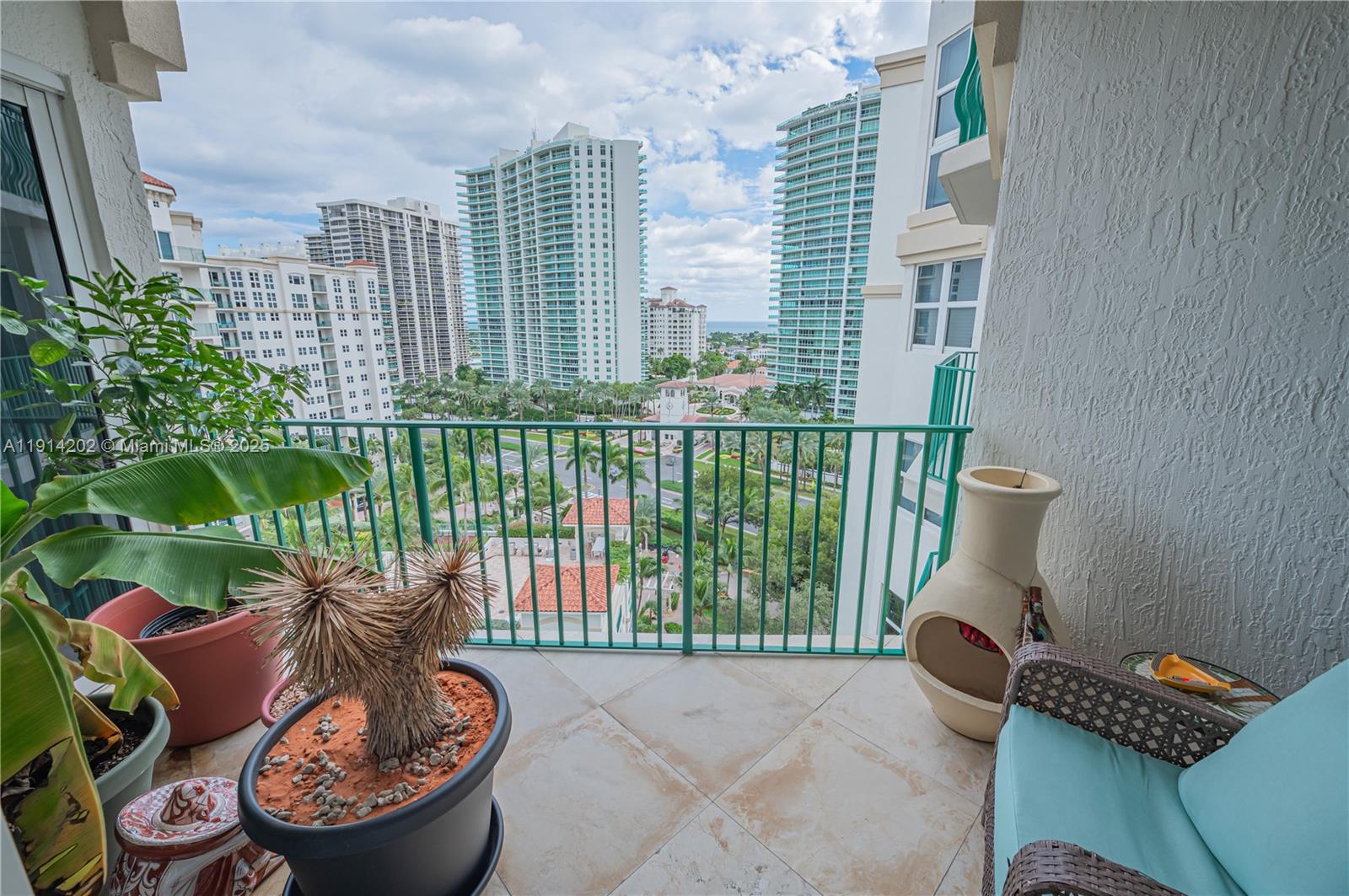 19900 E Country Club Dr #1214, Aventura FL 33180
