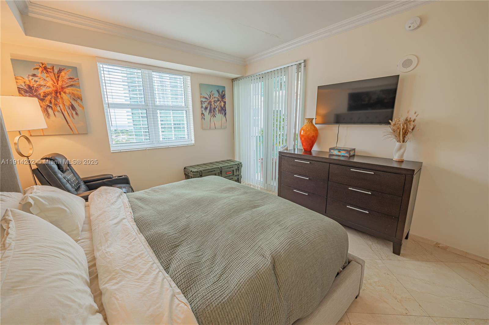 19900 E Country Club Dr #1214, Aventura FL 33180