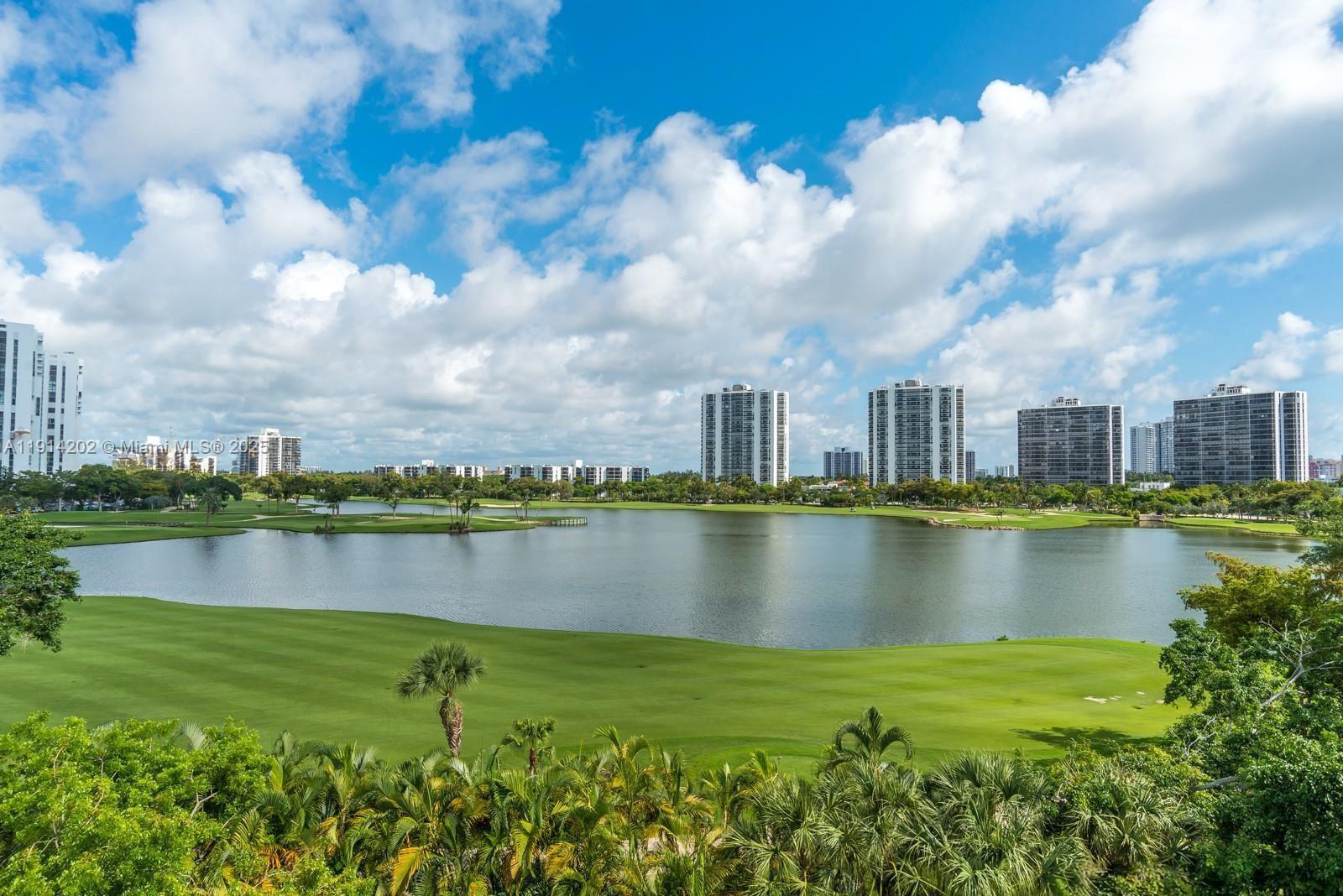 19900 E Country Club Dr #1214, Aventura FL 33180