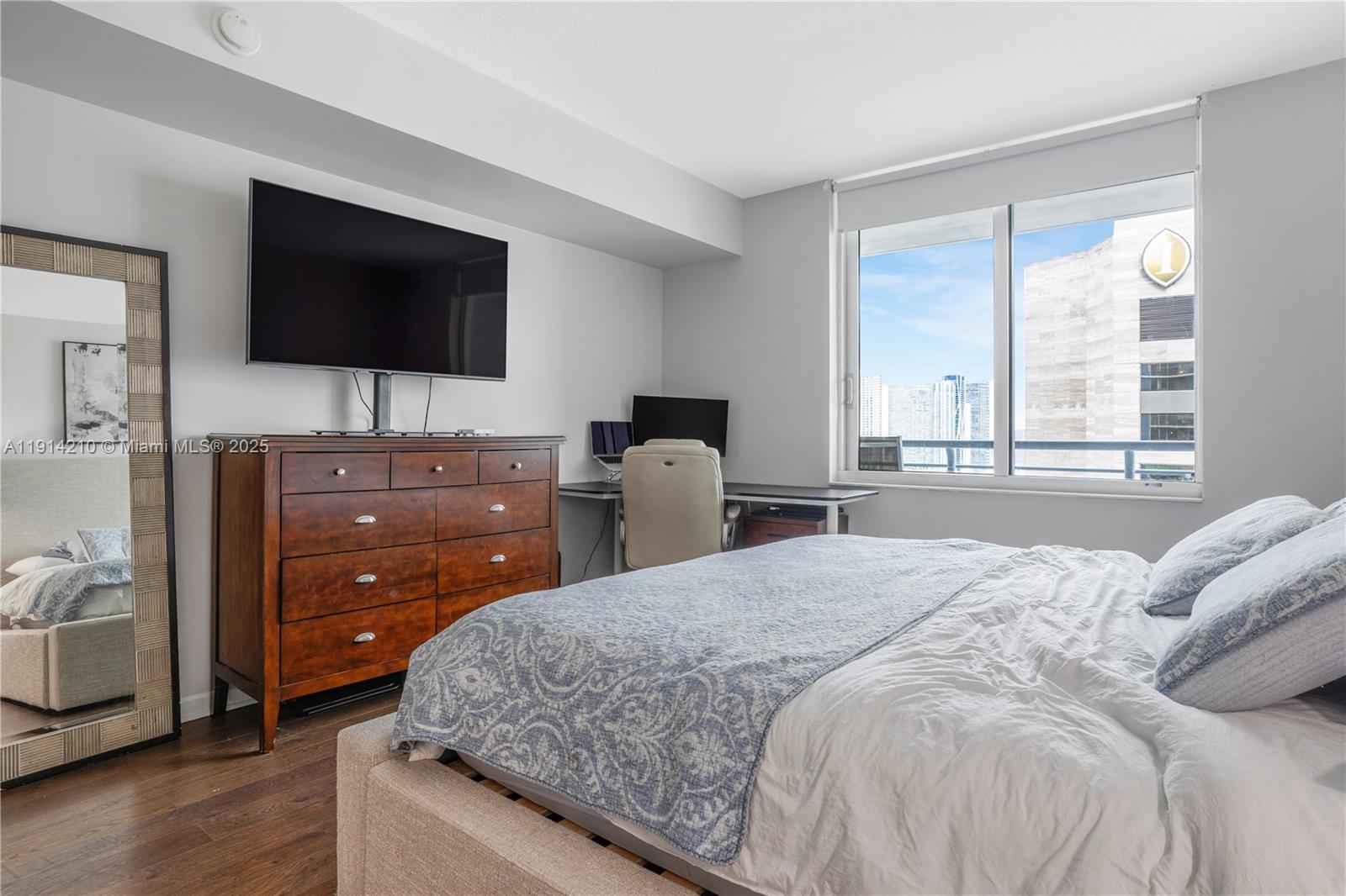 335 S Biscayne Blvd #3402, Miami FL 33131