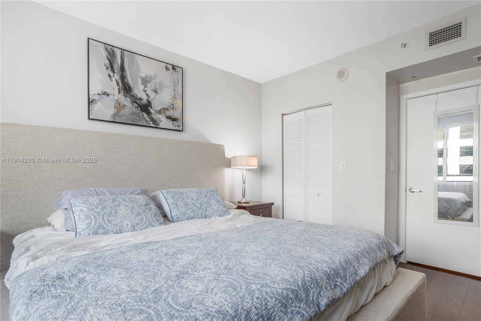 335 S Biscayne Blvd #3402, Miami FL 33131