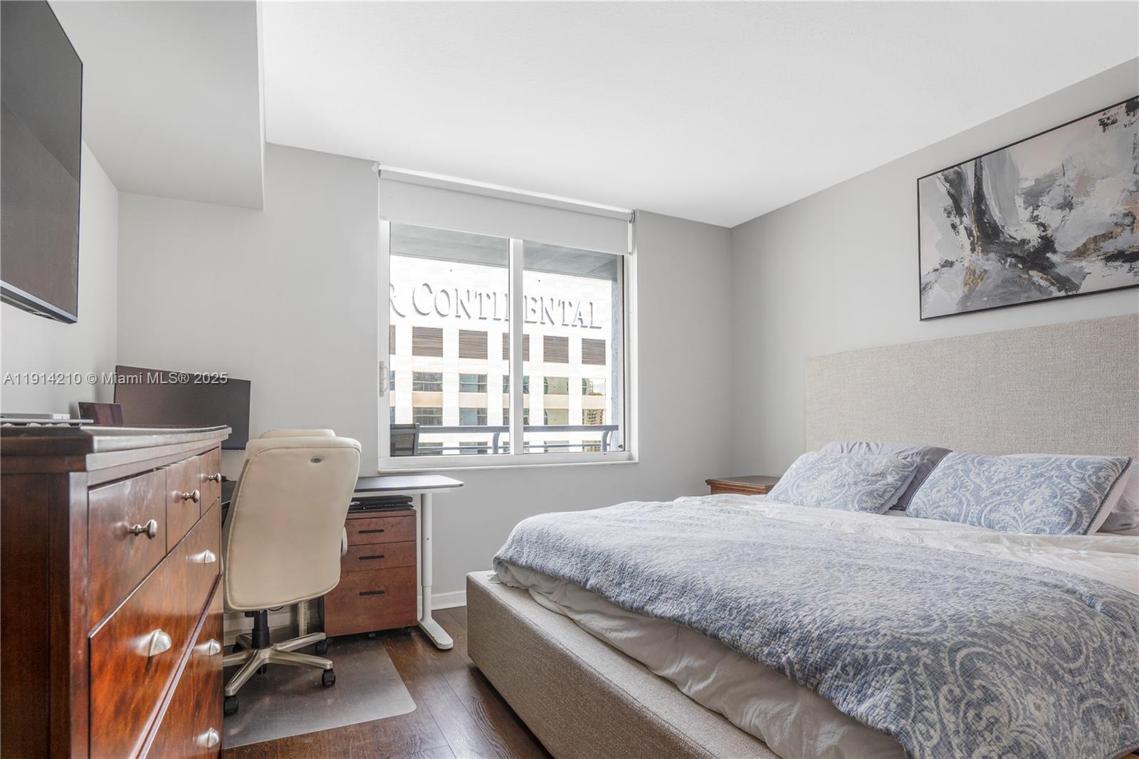 335 S Biscayne Blvd #3402, Miami FL 33131
