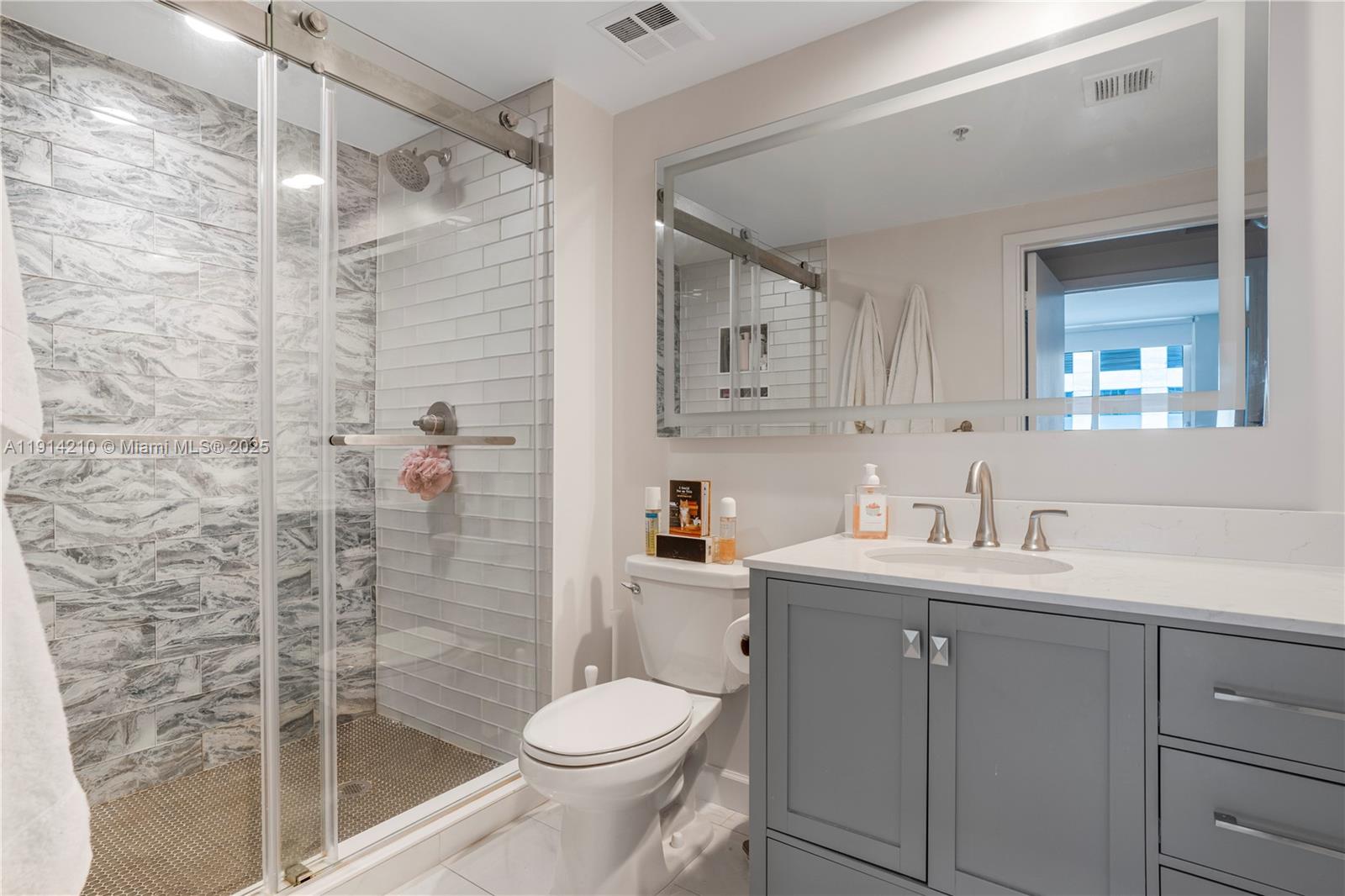 335 S Biscayne Blvd #3402, Miami FL 33131