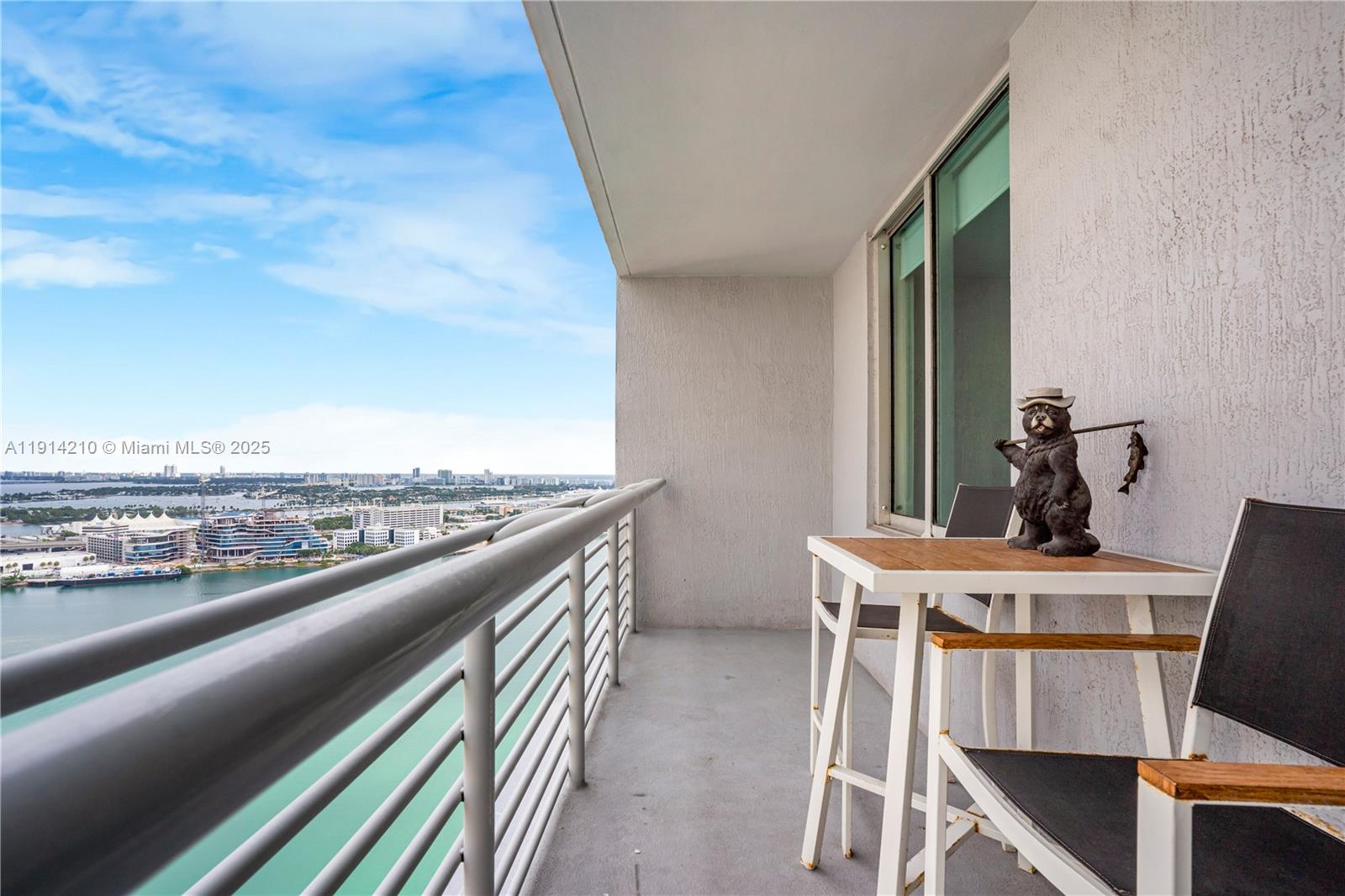 335 S Biscayne Blvd #3402, Miami FL 33131