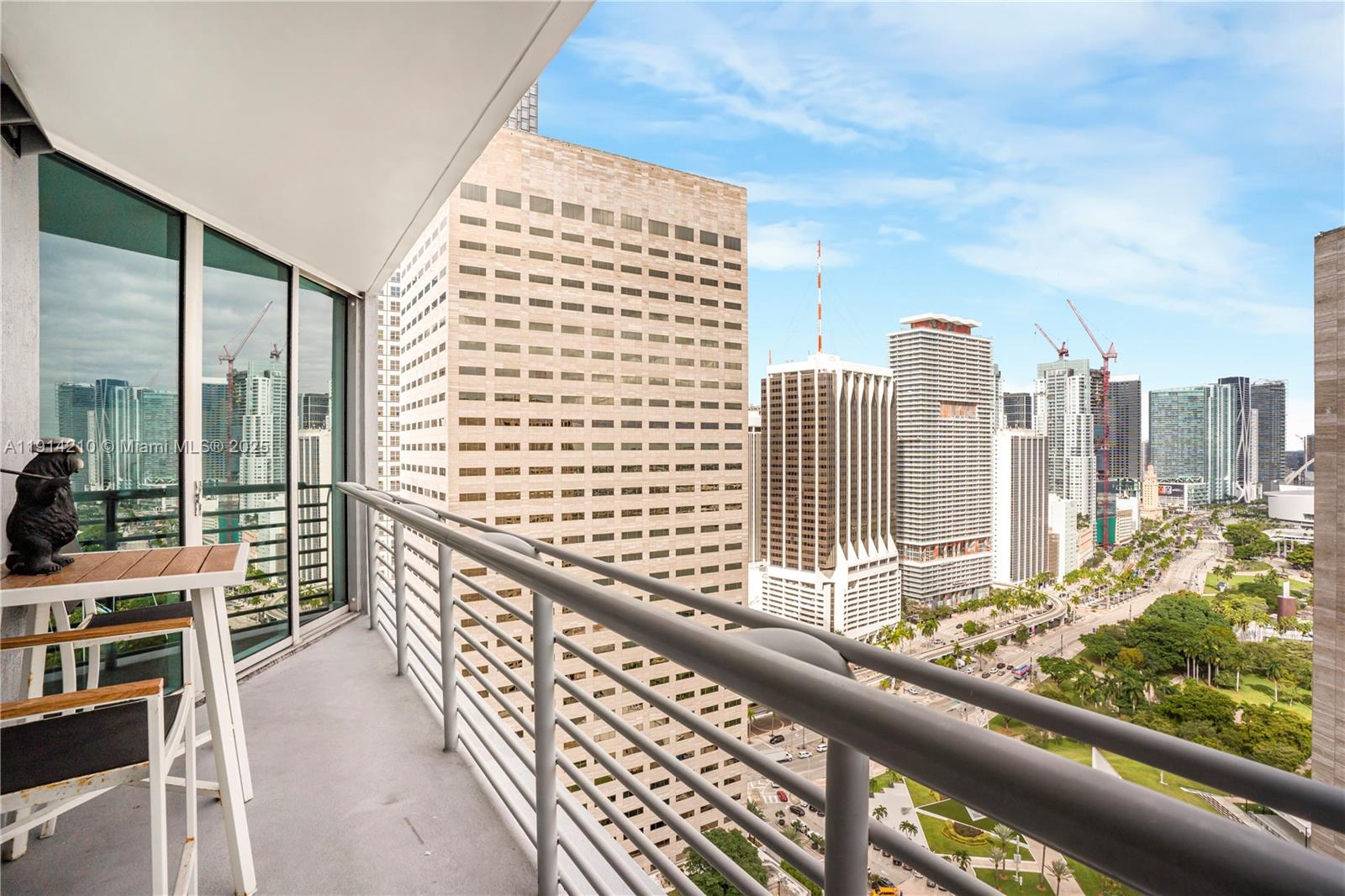 335 S Biscayne Blvd #3402, Miami FL 33131