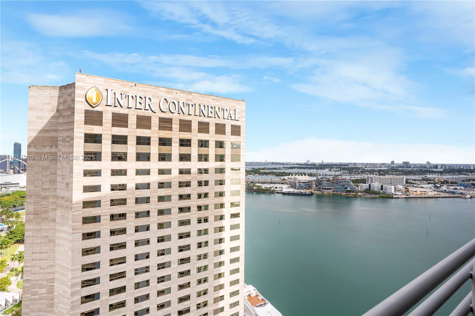 335 S Biscayne Blvd #3402, Miami FL 33131