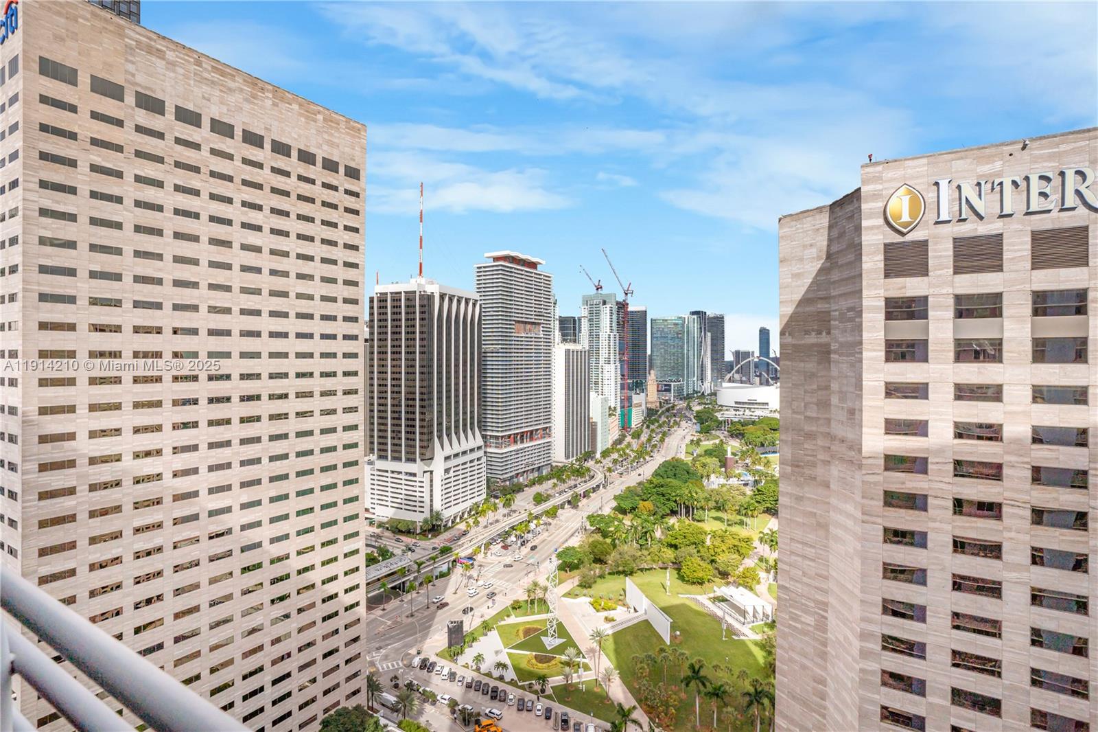 335 S Biscayne Blvd #3402, Miami FL 33131