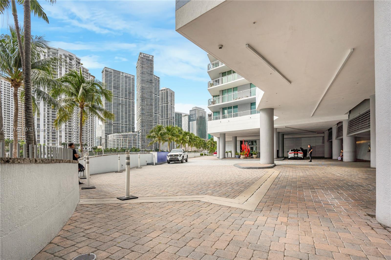 335 S Biscayne Blvd #3402, Miami FL 33131