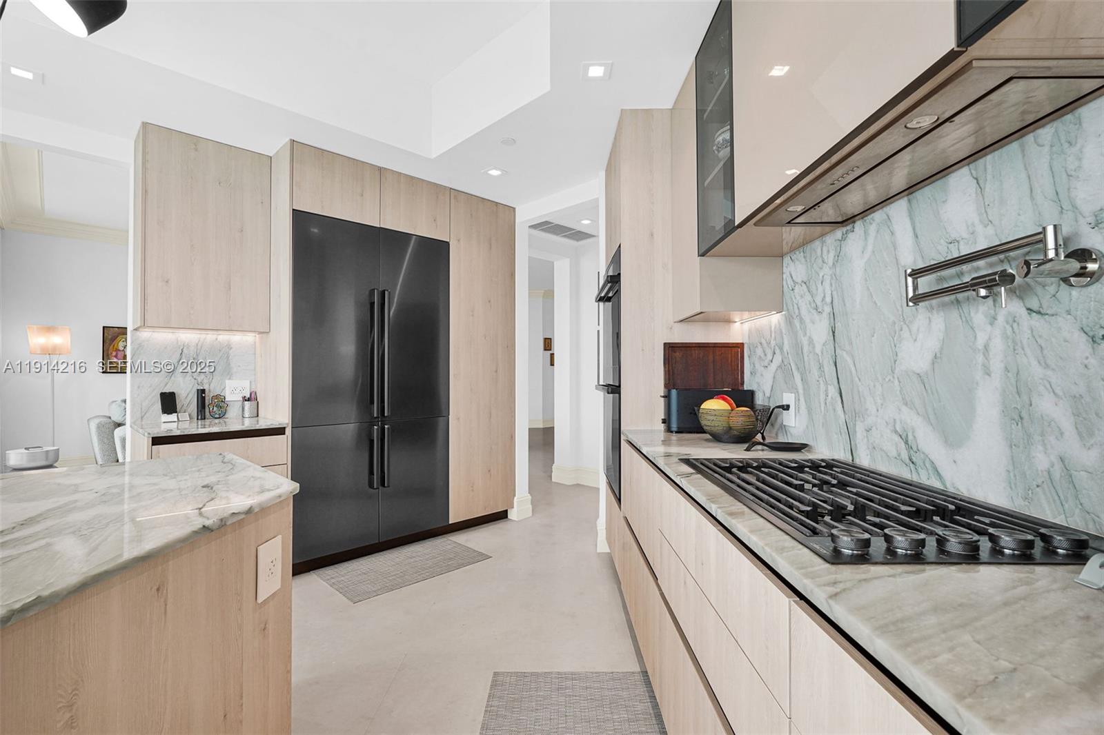 16047 Collins Ave #2102, Sunny Isles Beach FL 33160