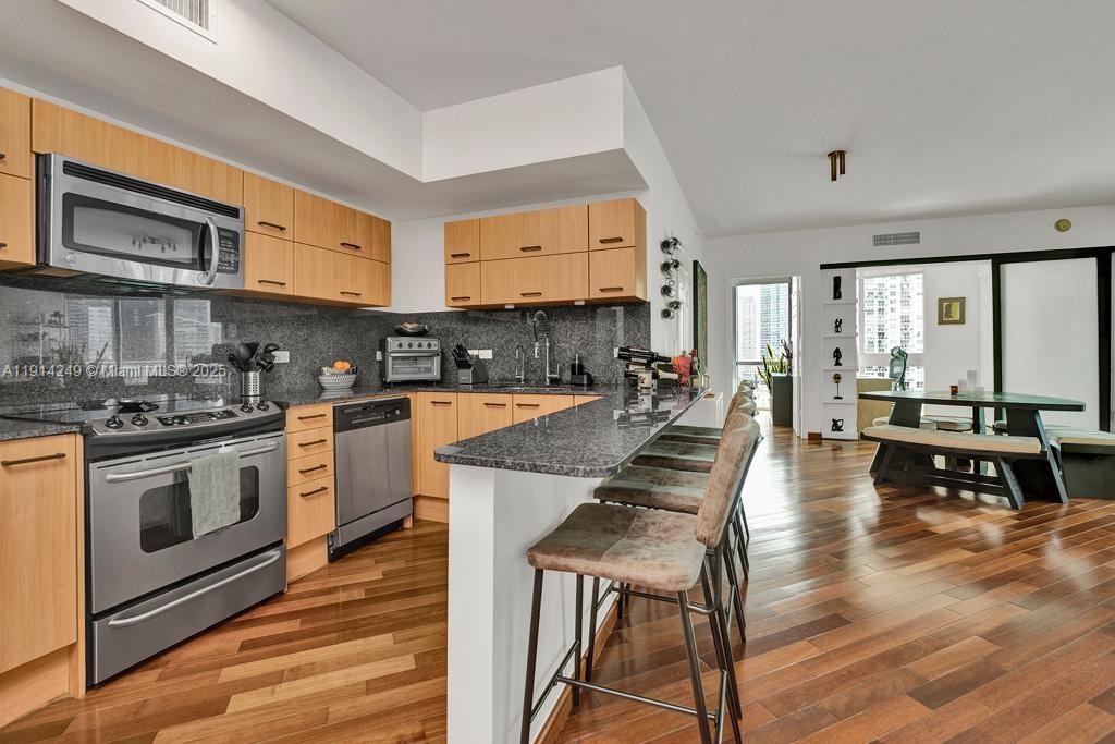 350 S Miami Ave #1502, Miami FL 33130
