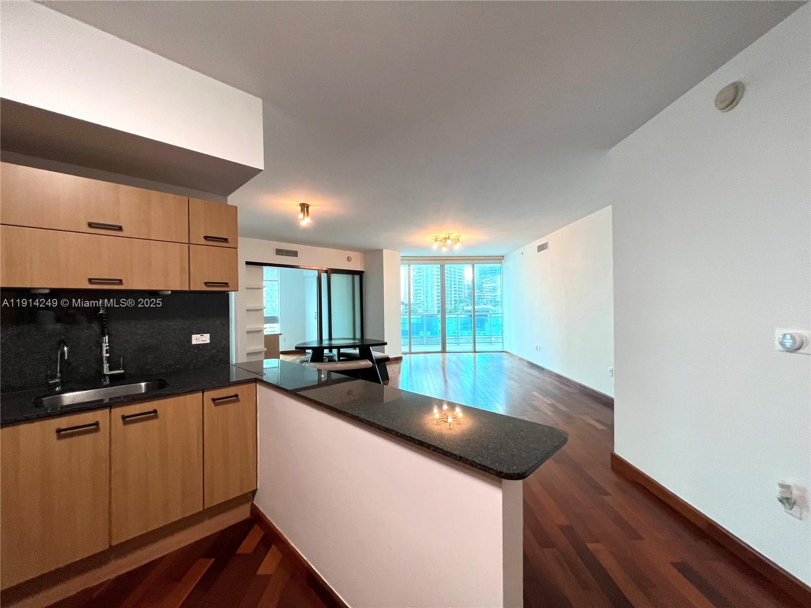350 S Miami Ave #1502, Miami FL 33130