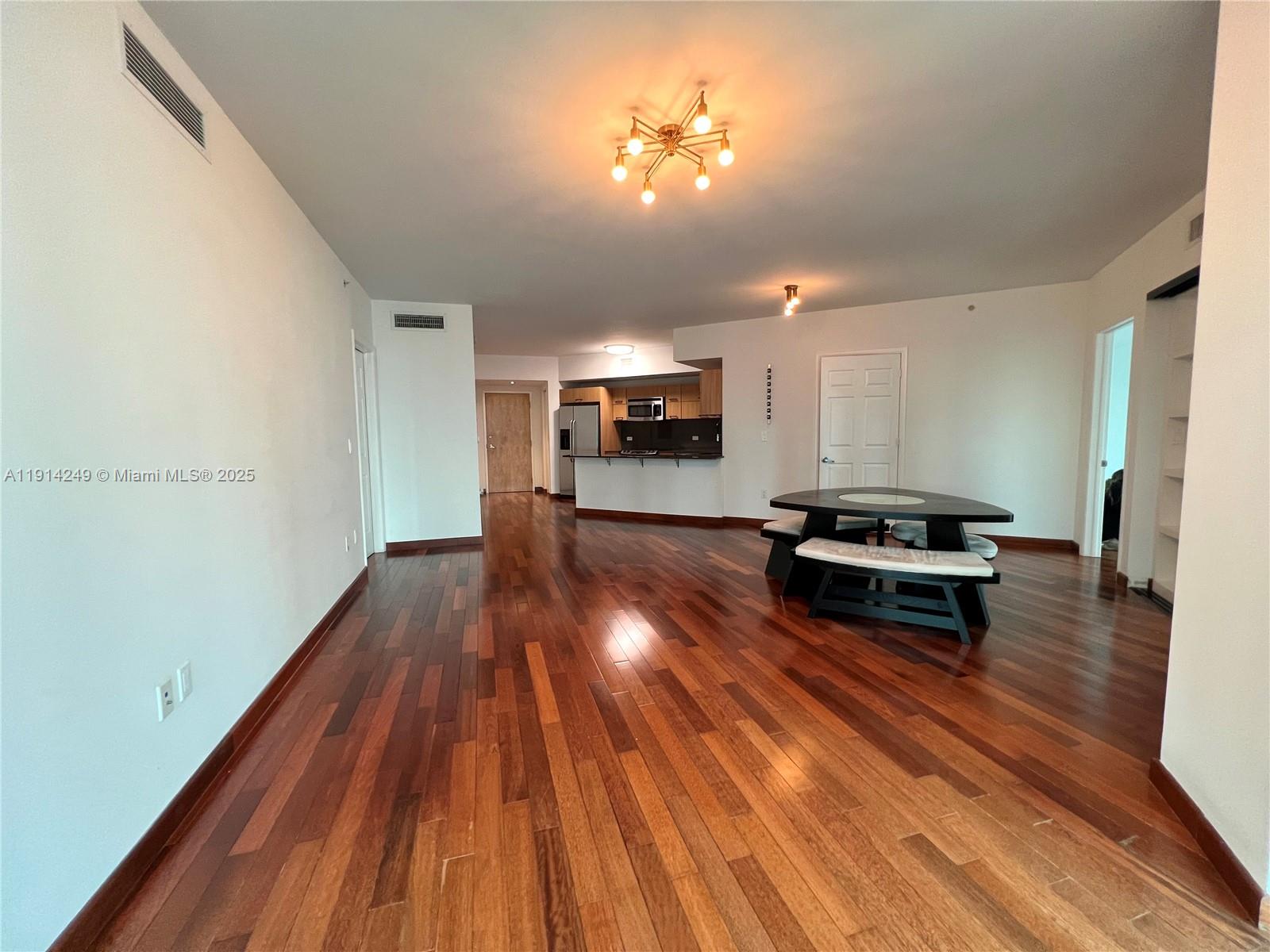 350 S Miami Ave #1502, Miami FL 33130