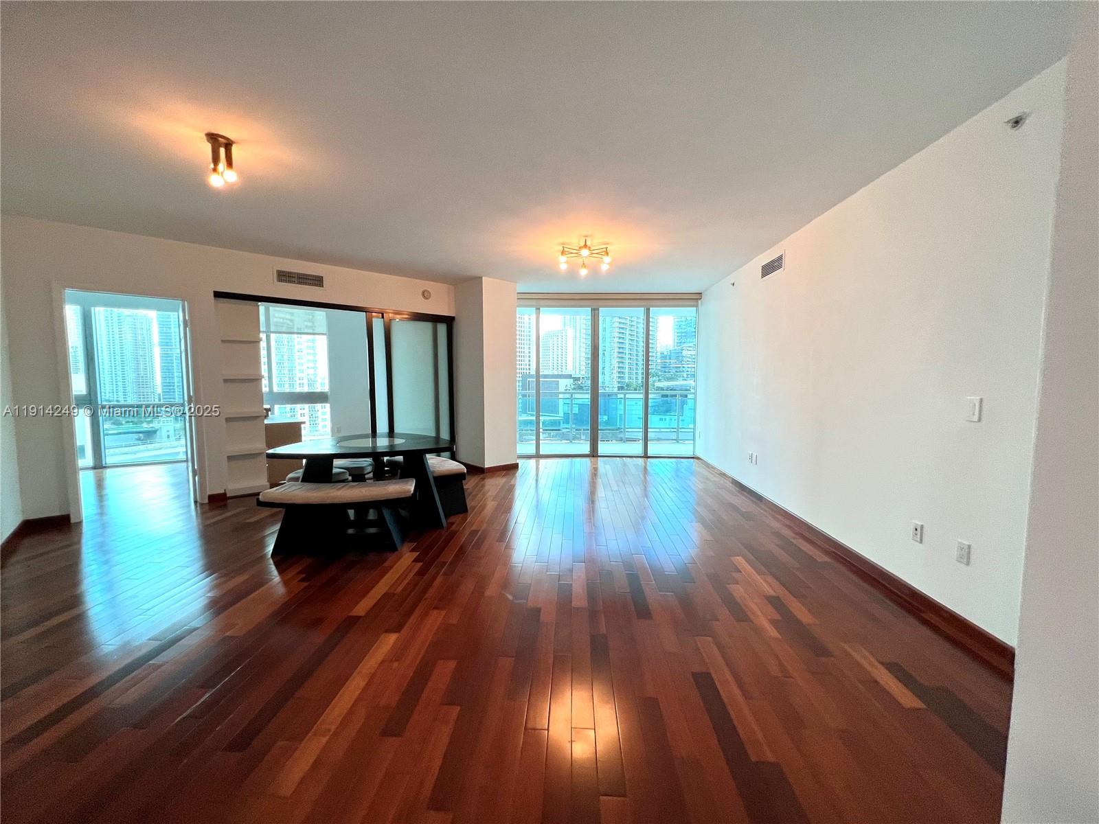 350 S Miami Ave #1502, Miami FL 33130