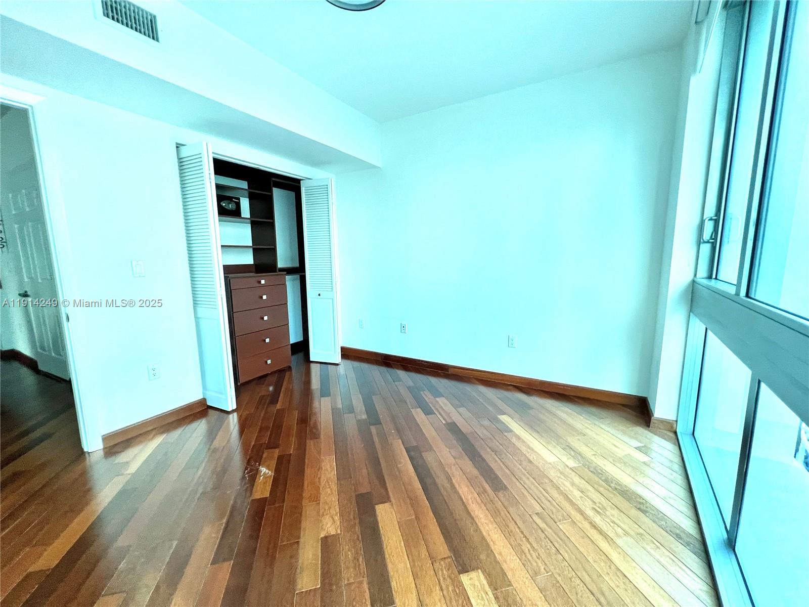 350 S Miami Ave #1502, Miami FL 33130