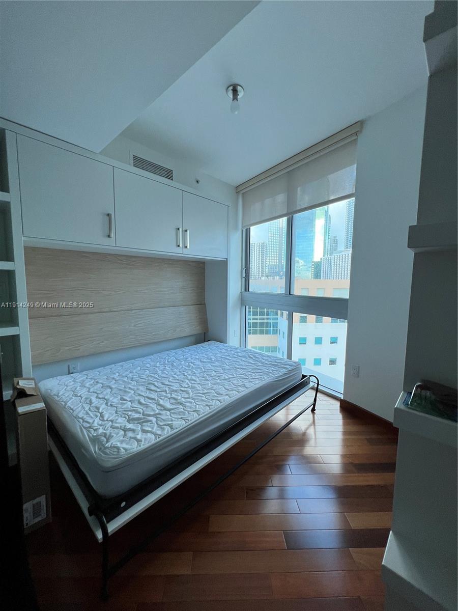 350 S Miami Ave #1502, Miami FL 33130