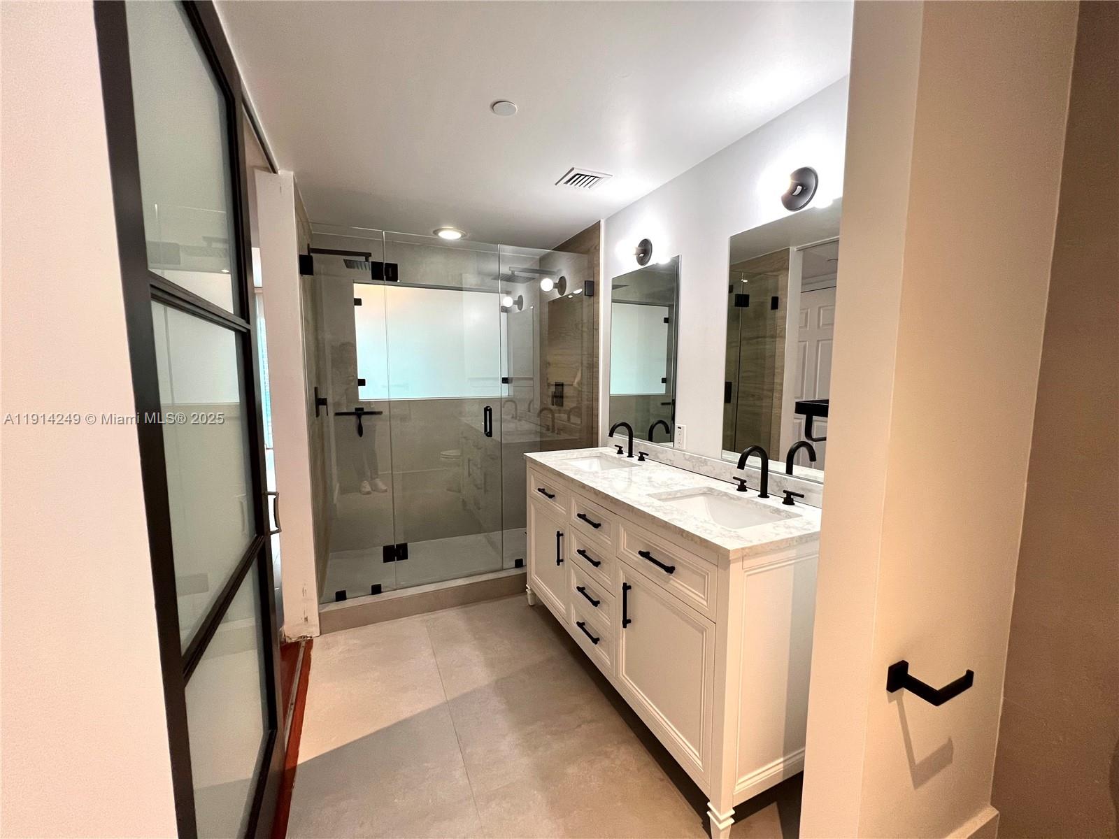 350 S Miami Ave #1502, Miami FL 33130