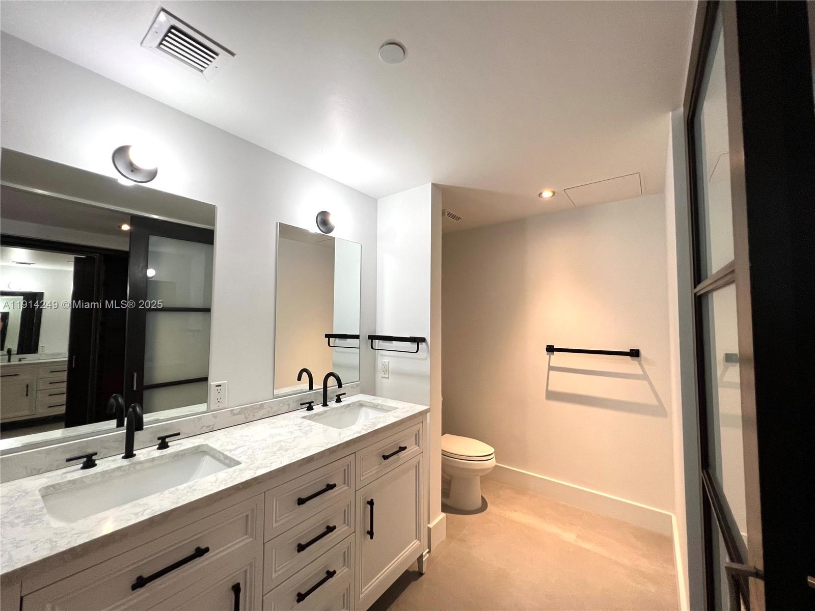 350 S Miami Ave #1502, Miami FL 33130