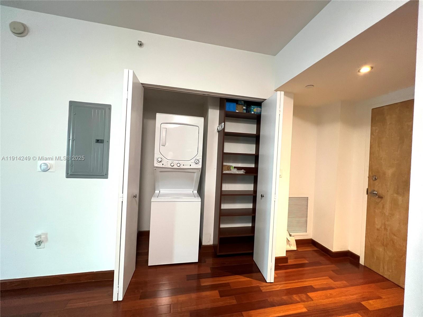 350 S Miami Ave #1502, Miami FL 33130