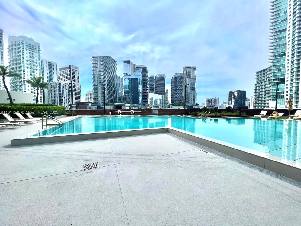 350 S Miami Ave #1502, Miami FL 33130