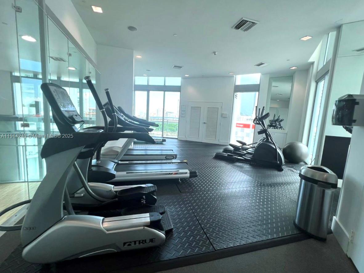 350 S Miami Ave #1502, Miami FL 33130