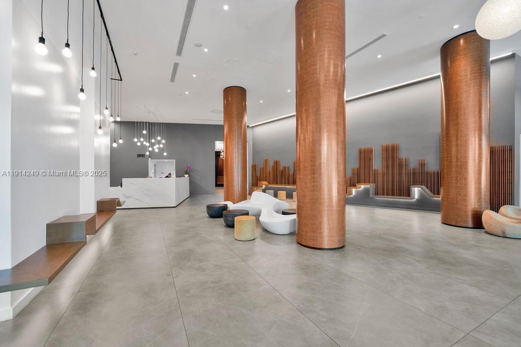 350 S Miami Ave #1502, Miami FL 33130