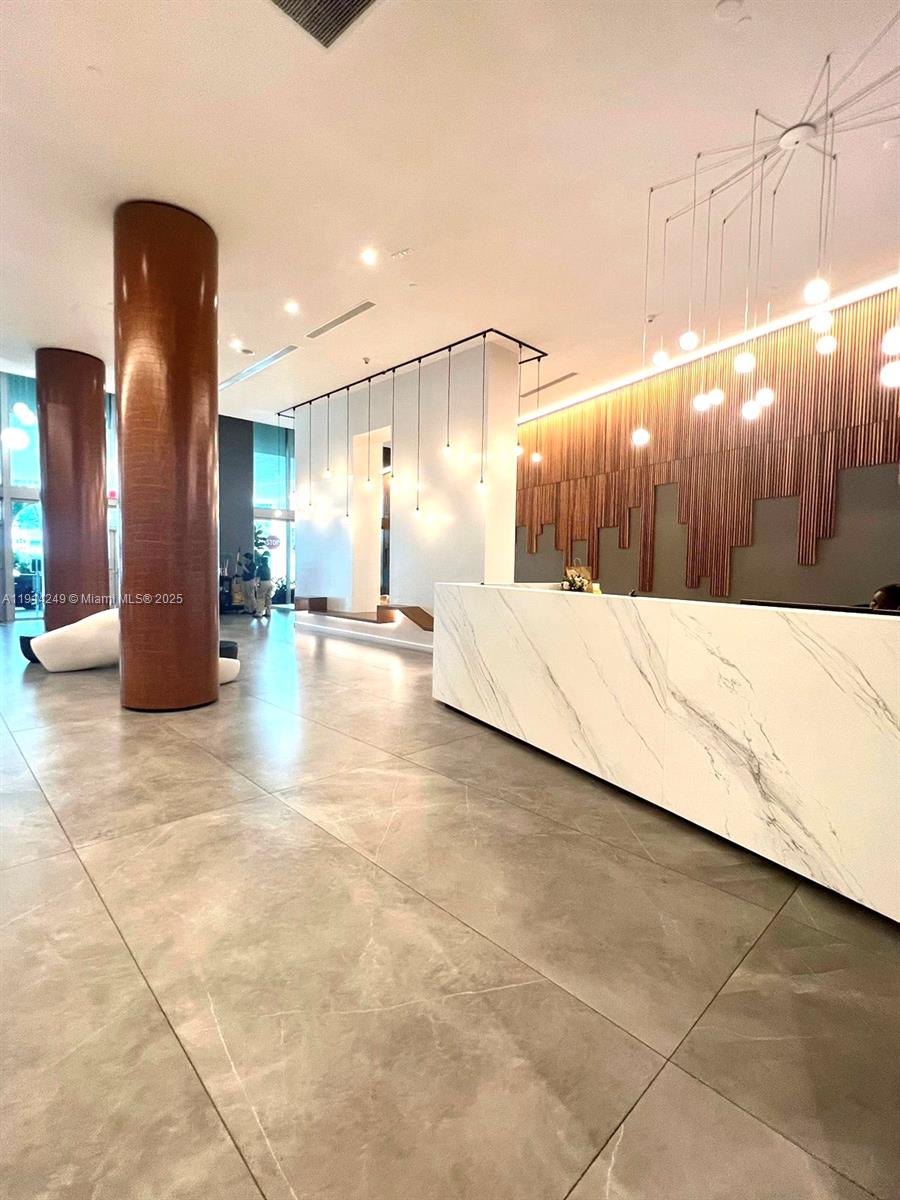 350 S Miami Ave #1502, Miami FL 33130