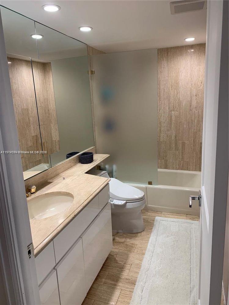2 Grove Isle Dr #B1507, Miami FL 33133