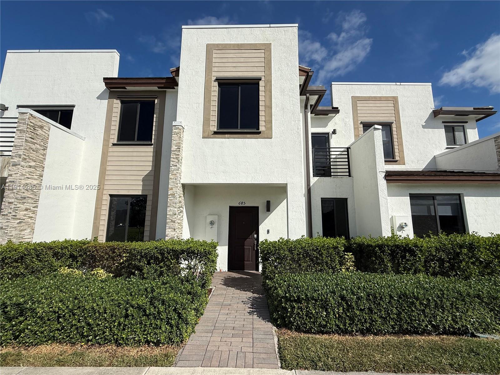 685 NE 208th Ter #685, Miami FL 33179
