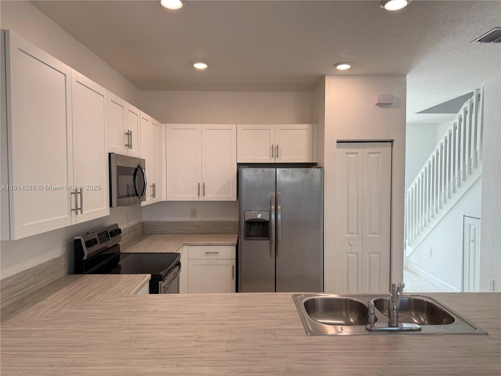 685 NE 208th Ter #685, Miami FL 33179