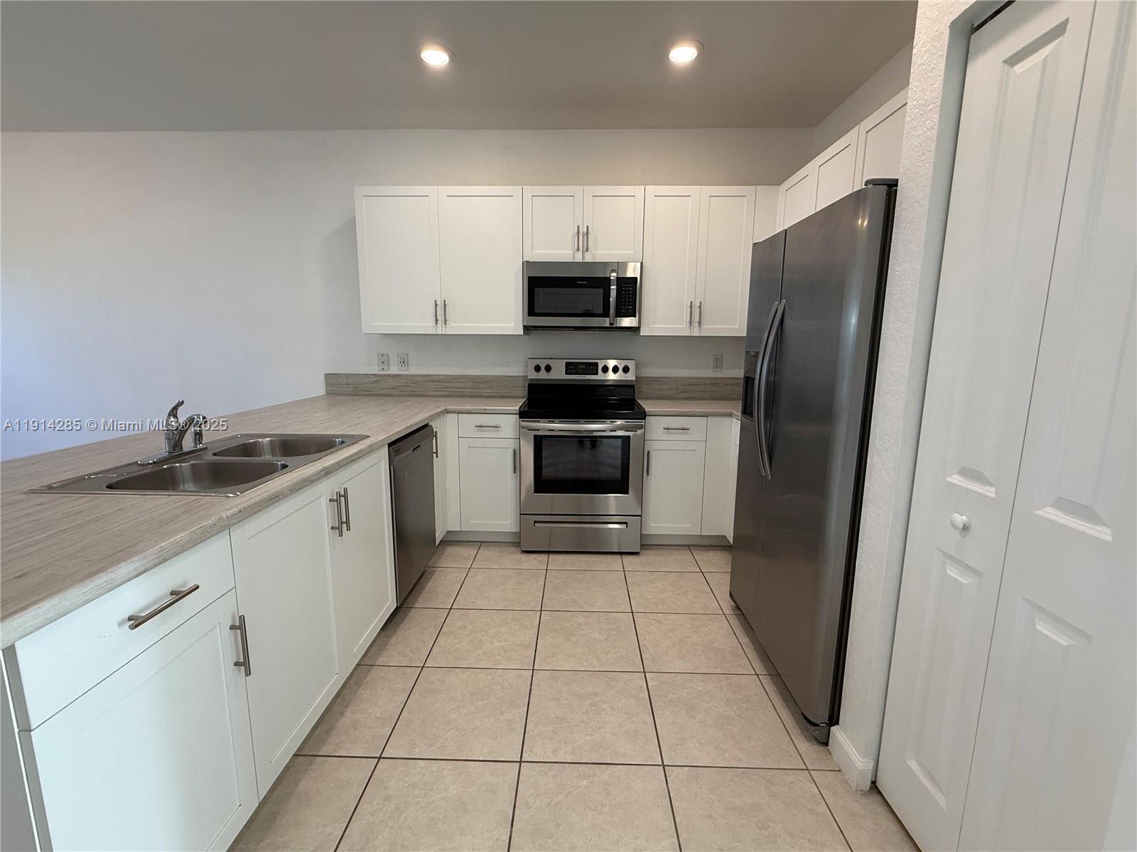 685 NE 208th Ter #685, Miami FL 33179
