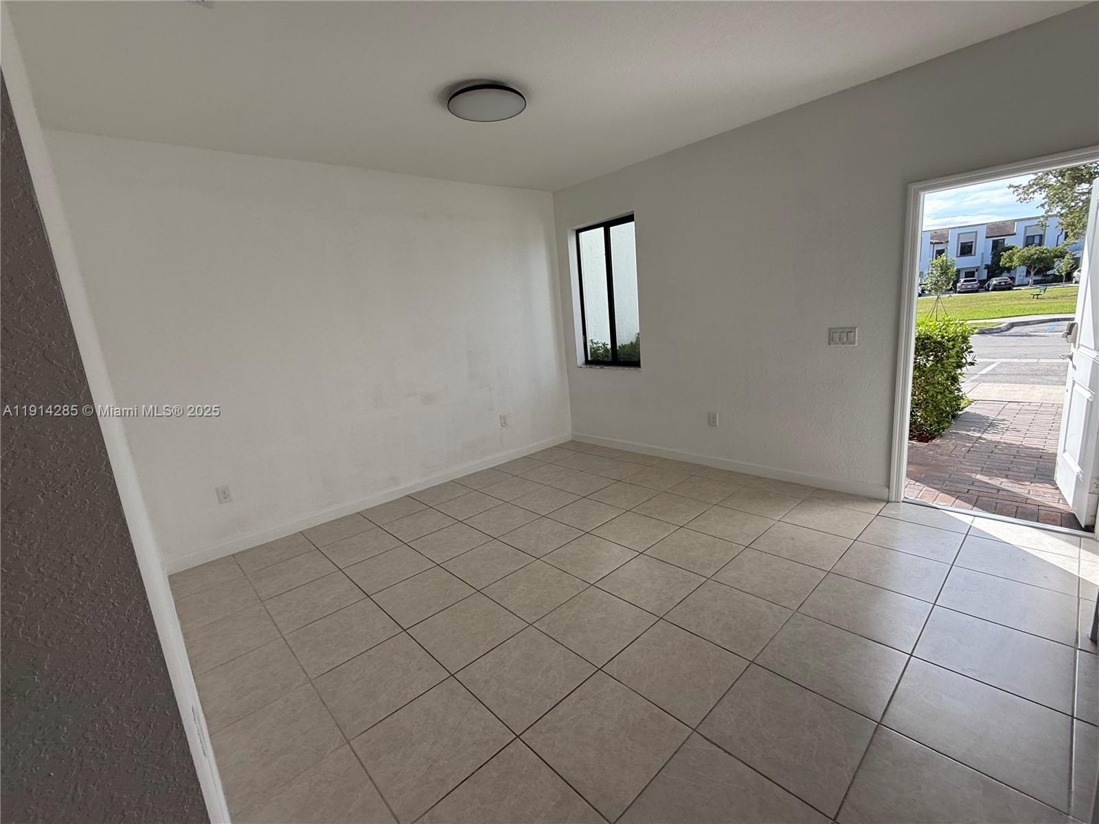 685 NE 208th Ter #685, Miami FL 33179