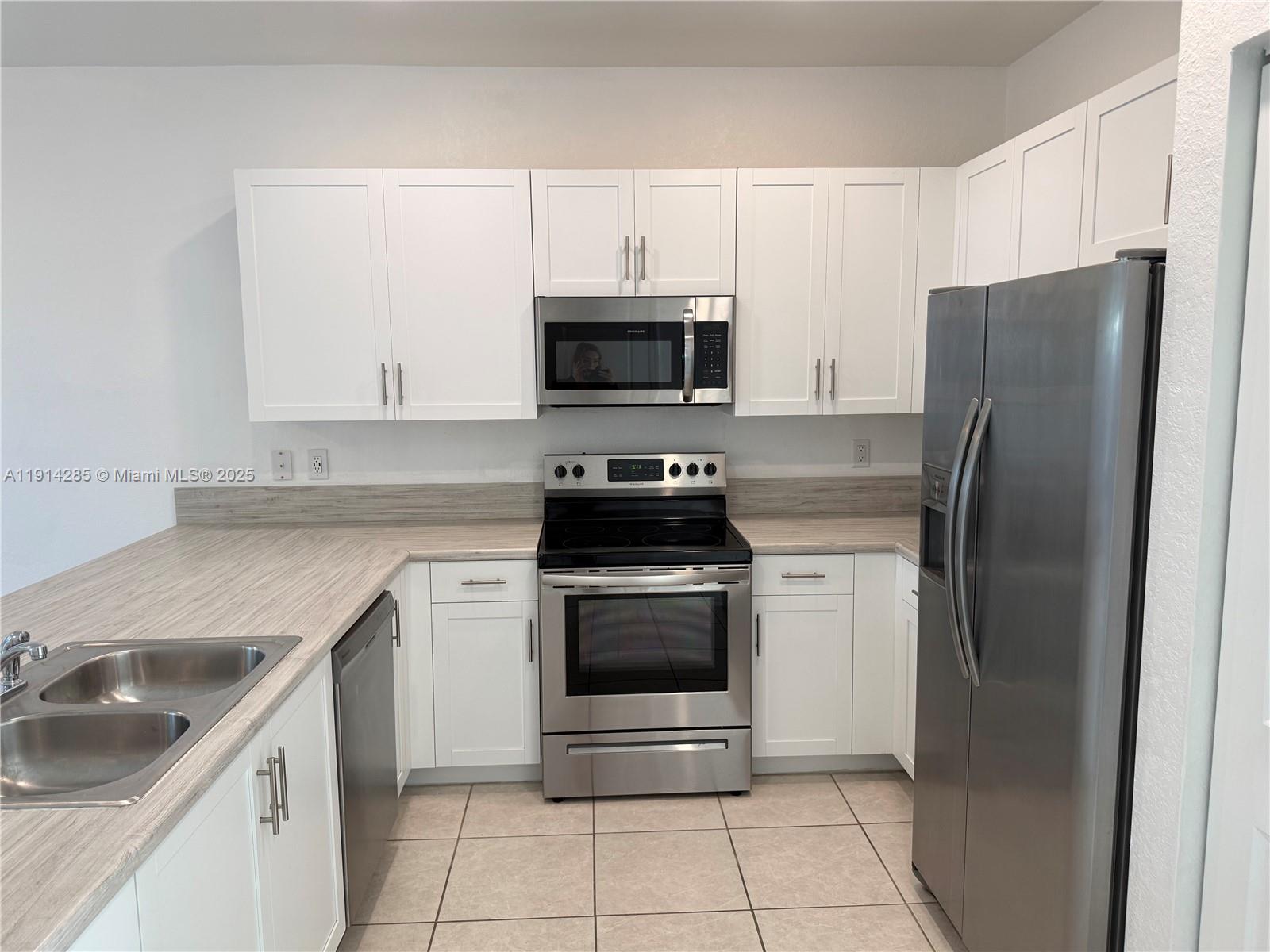 685 NE 208th Ter #685, Miami FL 33179