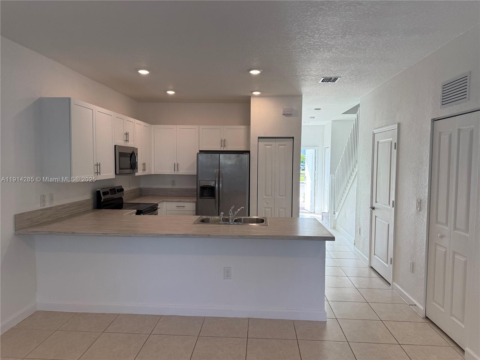 685 NE 208th Ter #685, Miami FL 33179