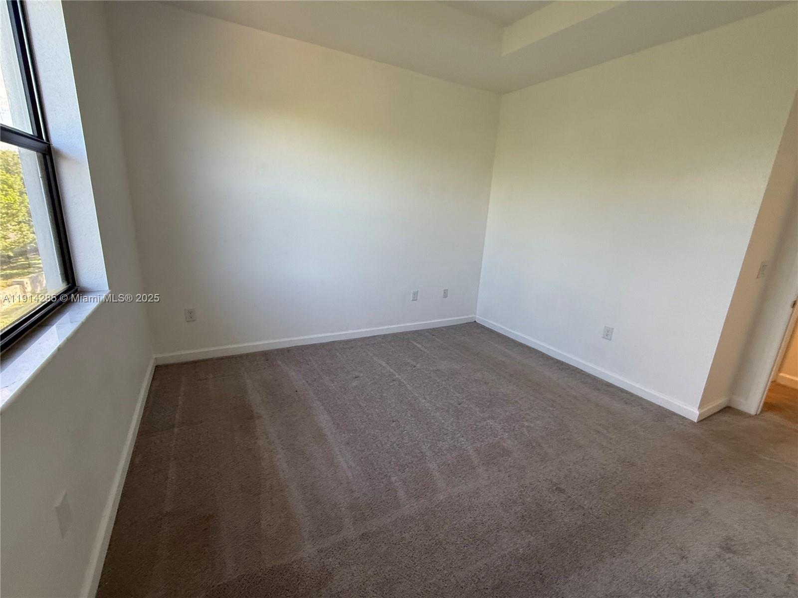 685 NE 208th Ter #685, Miami FL 33179